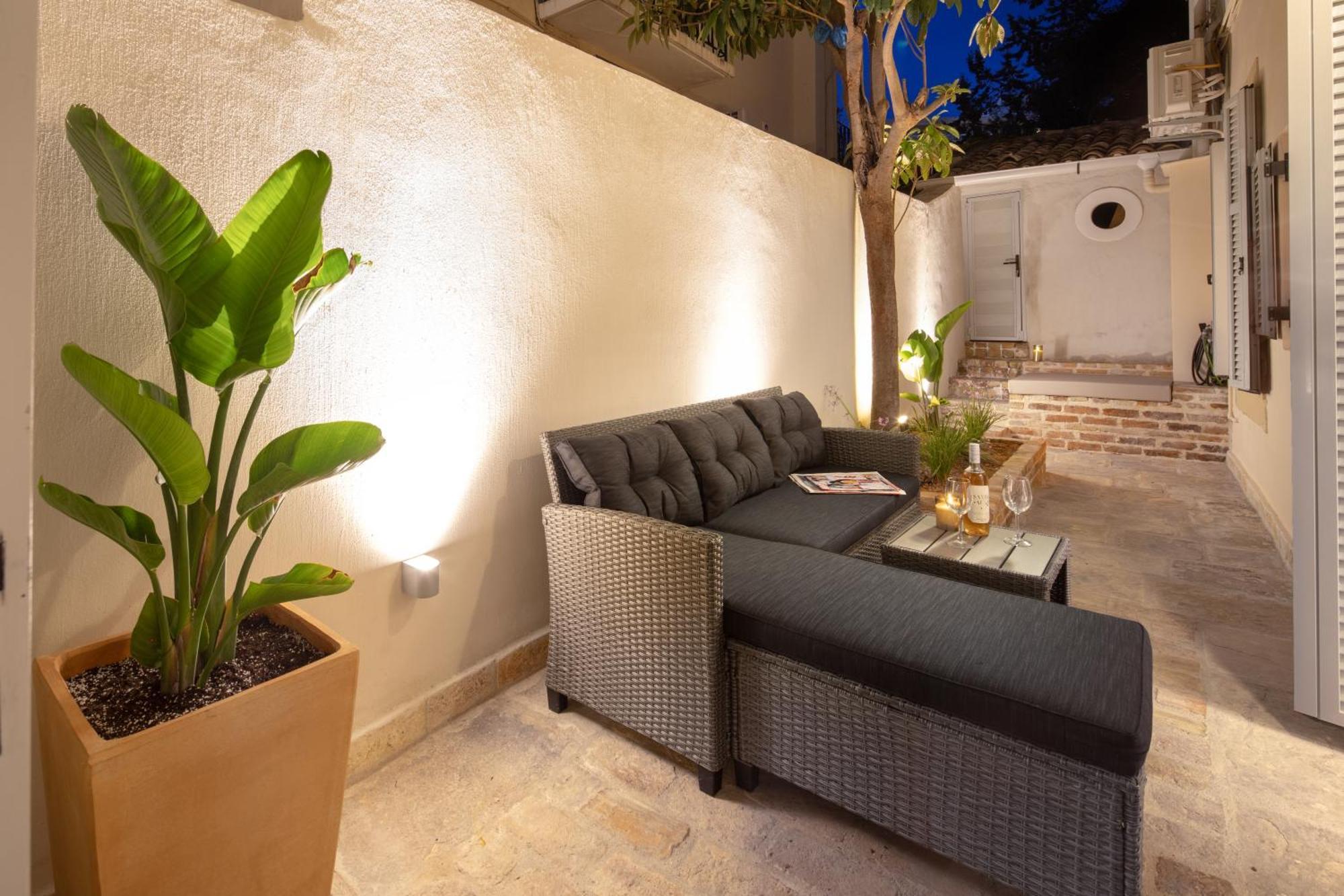 Modern-Vintage Old Town Suites Corfu  Εξωτερικό φωτογραφία