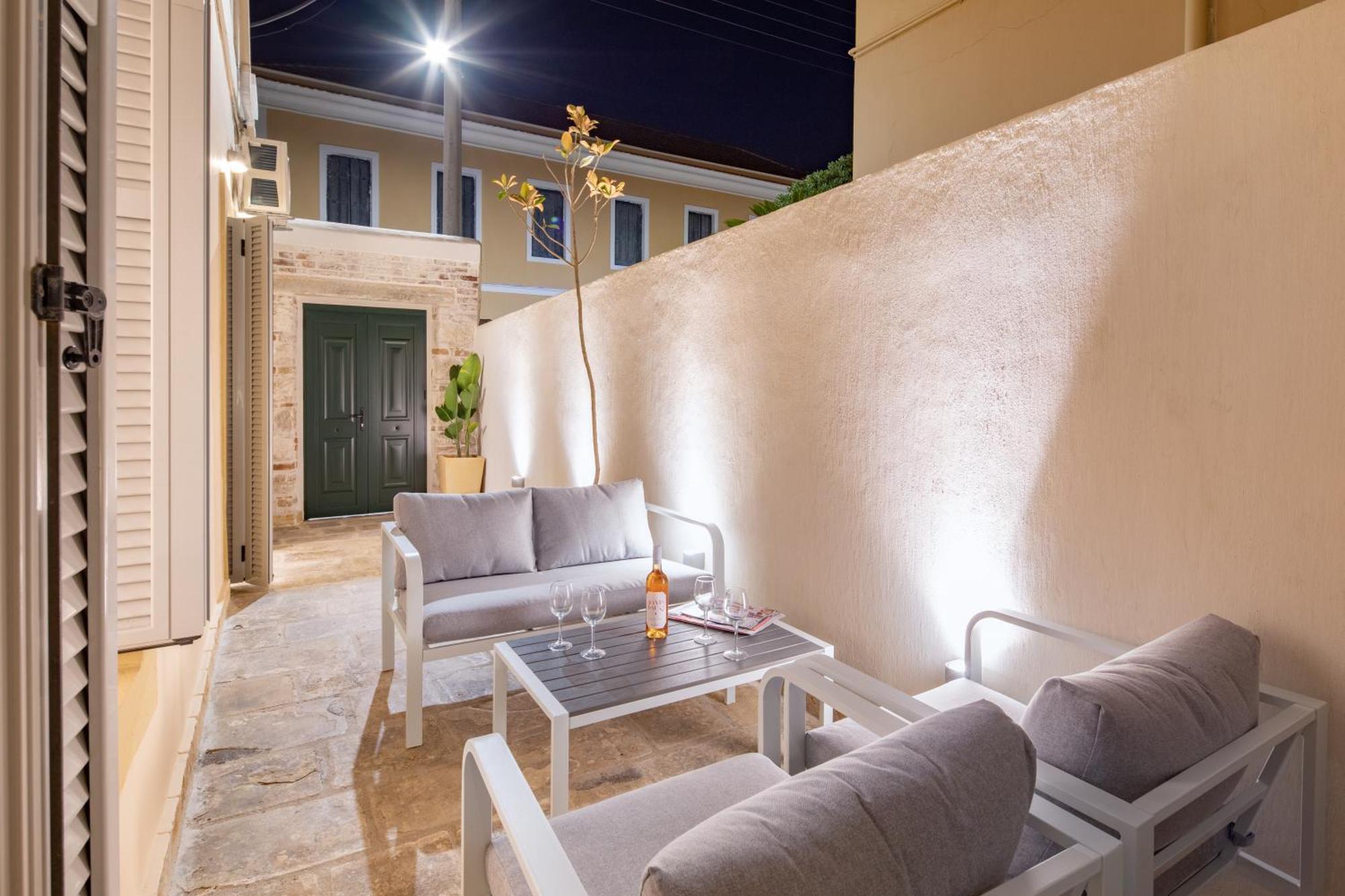 Modern-Vintage Old Town Suites Corfu  Εξωτερικό φωτογραφία